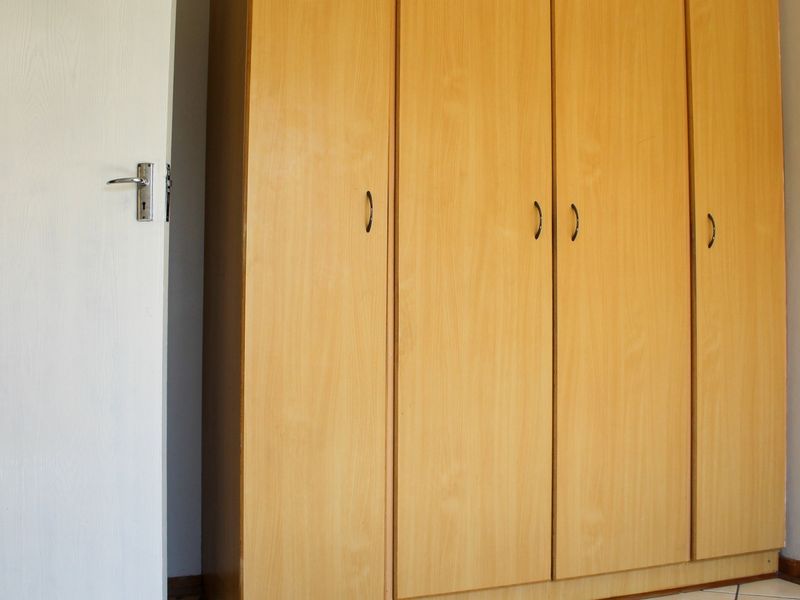 Comfortable and secure living - Photo 6