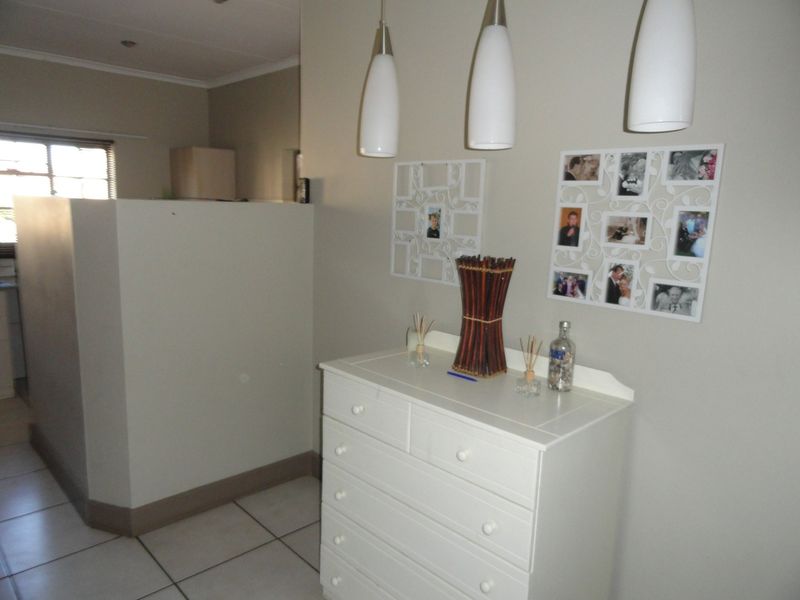 Spacious Three-bedroom Townhouse – Potchefstroom – For Sale - Photo 5