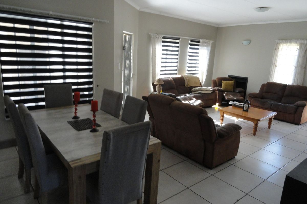 Spacious Three-bedroom Townhouse – Potchefstroom – For Sale - Photo 3