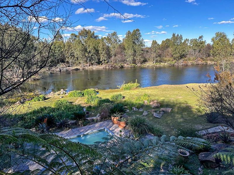 Exquisite Riverfront Property Blending Luxury and Serenity - Photo 4