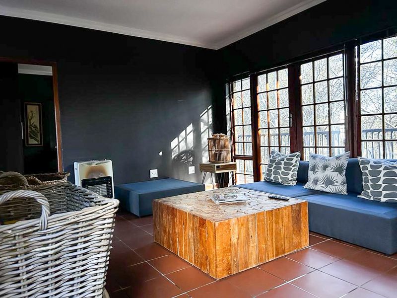 Exquisite Riverfront Property Blending Luxury and Serenity - Photo 10