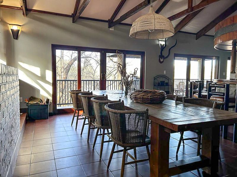 Exquisite Riverfront Property Blending Luxury and Serenity - Photo 6