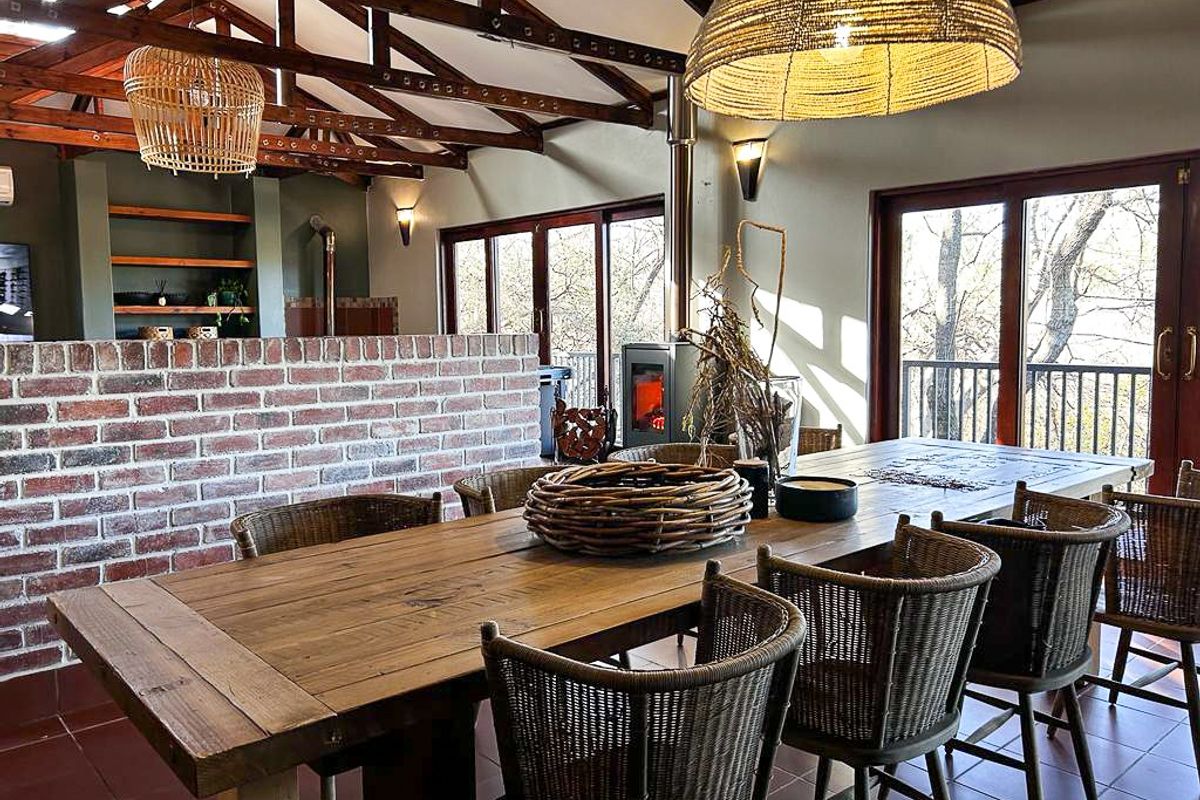 Exquisite Riverfront Property Blending Luxury and Serenity - Photo 5