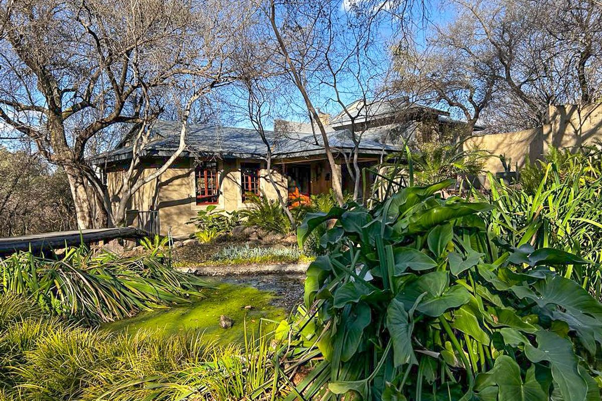 Exquisite Riverfront Property Blending Luxury and Serenity - Photo 2