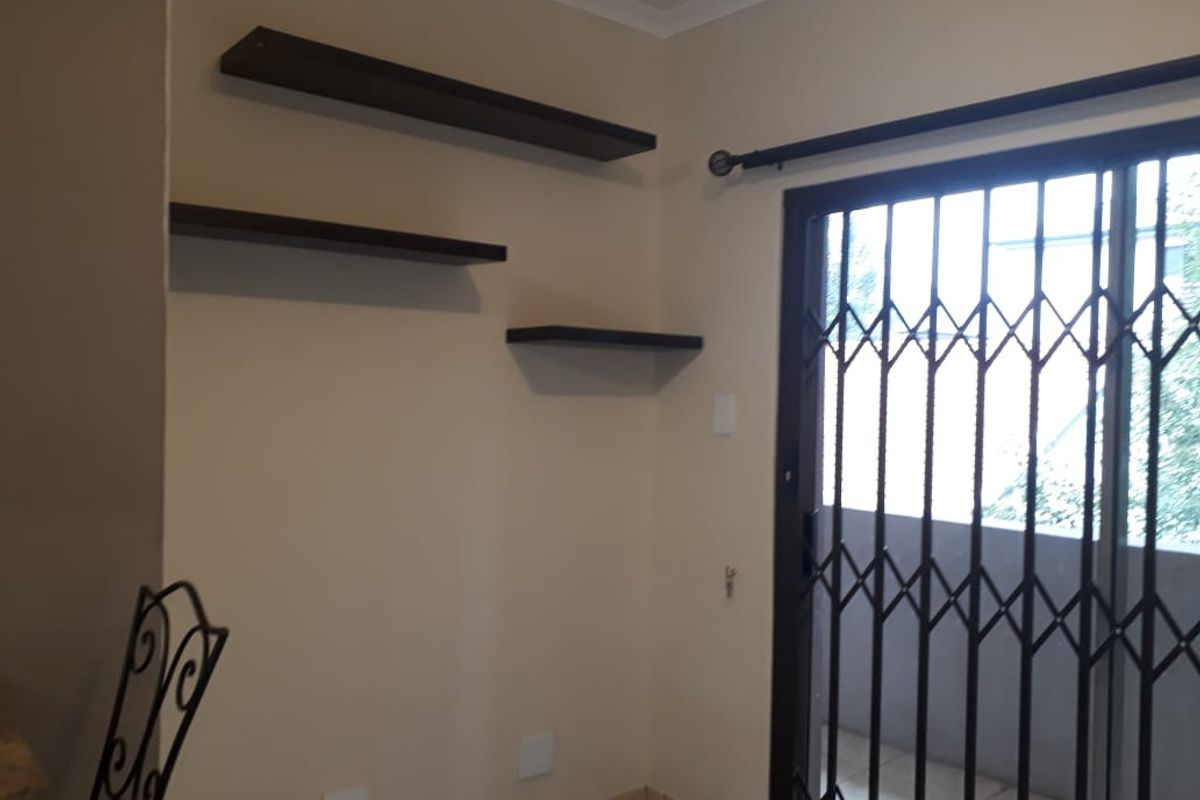 Spacious 1 Bedroom Apartment! - Photo 3