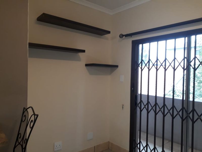 Spacious 1 Bedroom Apartment! - Photo 3