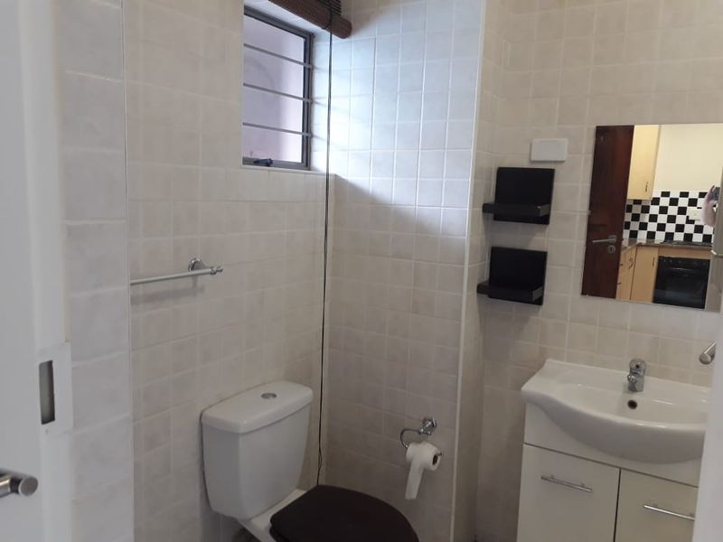 Spacious 1 Bedroom Apartment! - Photo 9