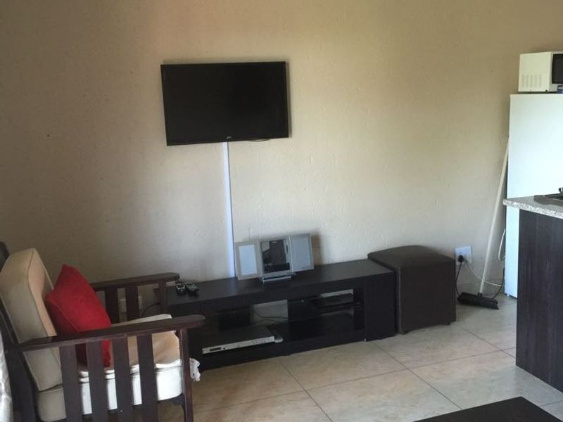 Neat One - Bedroom Apartment – Ideal for students – Potchefstroom – For Sale - Photo 7