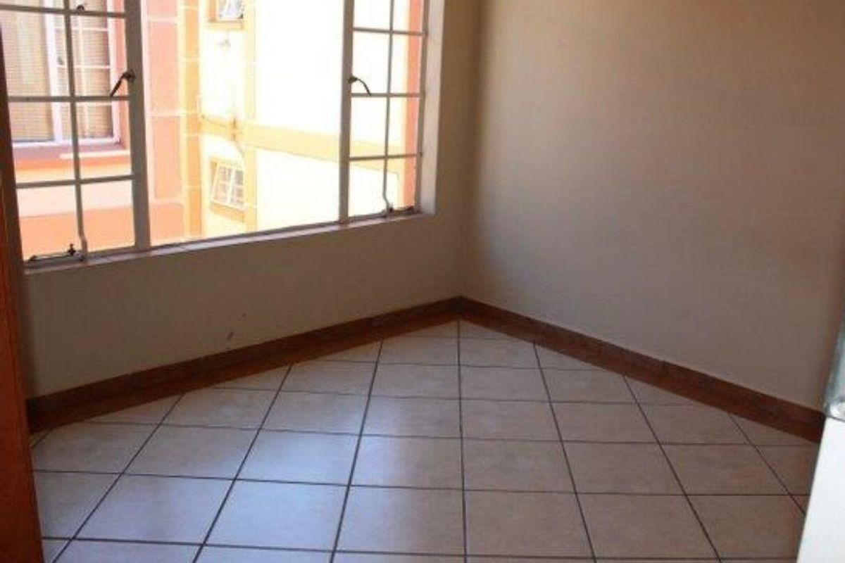 Spacious Two-Bedroom Apartment– Potchefstroom – For Sale - Photo 4