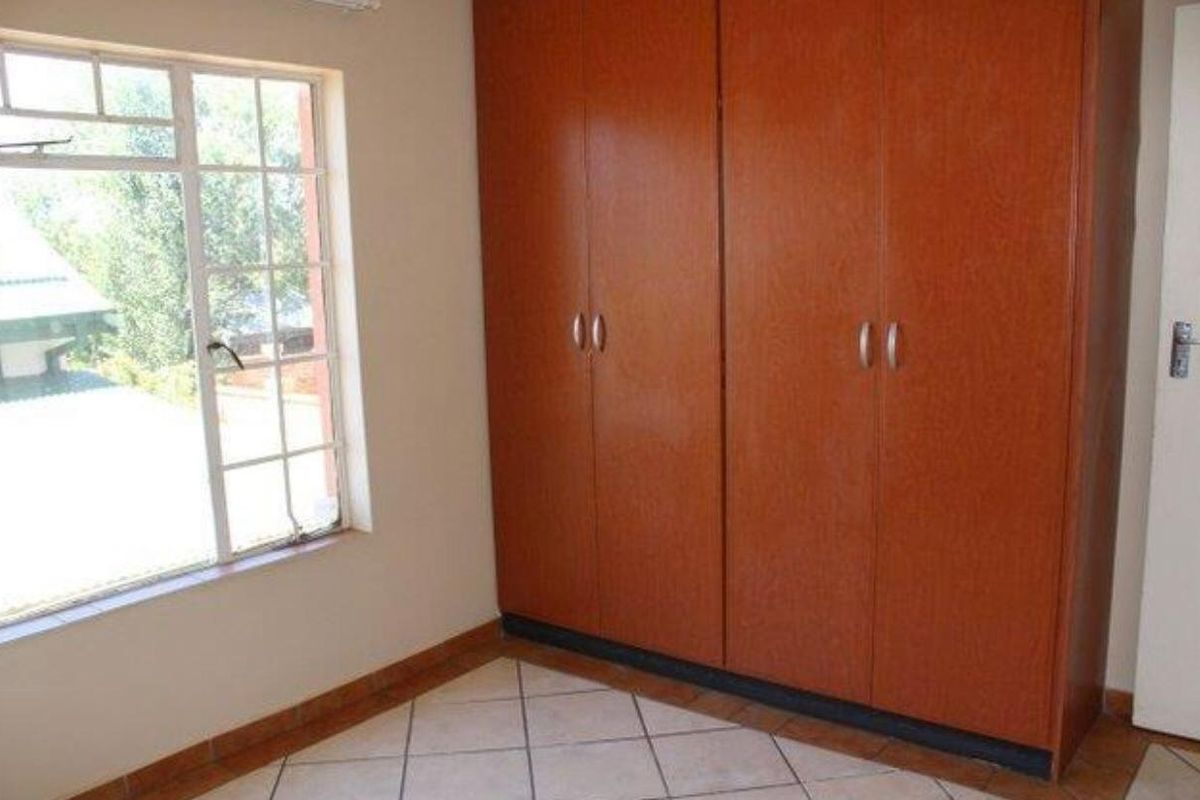 Spacious Two-Bedroom Apartment– Potchefstroom – For Sale - Photo 5