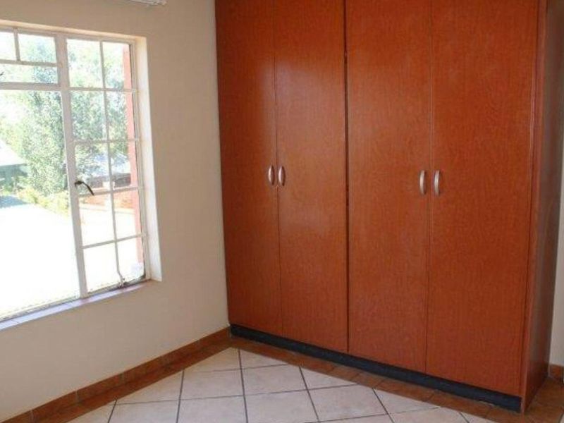 Spacious Two-Bedroom Apartment– Potchefstroom – For Sale - Photo 5