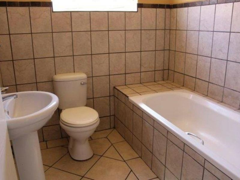 Spacious Two-Bedroom Apartment– Potchefstroom – For Sale - Photo 6