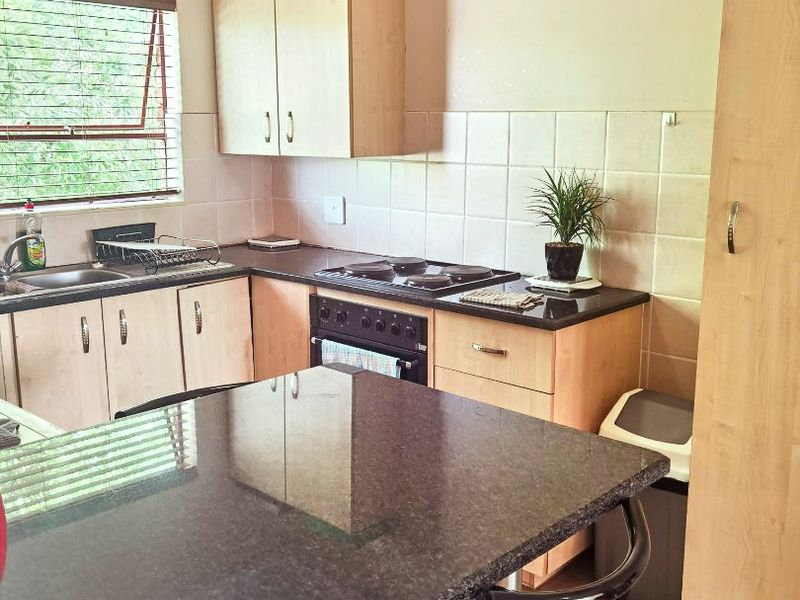 Spacious apartment - conveniently located - Photo 3