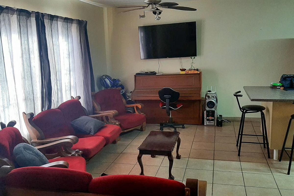 Experience the joys of living in this expansive apartment - Photo 3