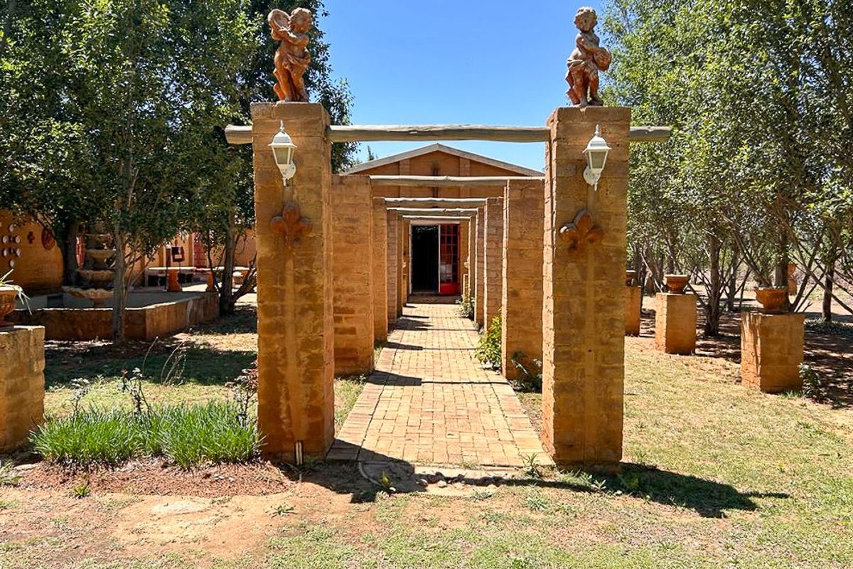 Amazing property with unique opportunities - Photo 2
