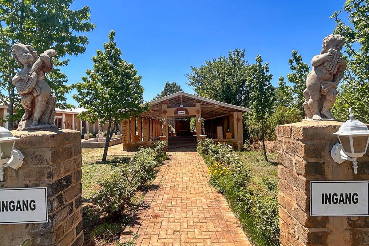 Amazing property with unique opportunities - Photo 5