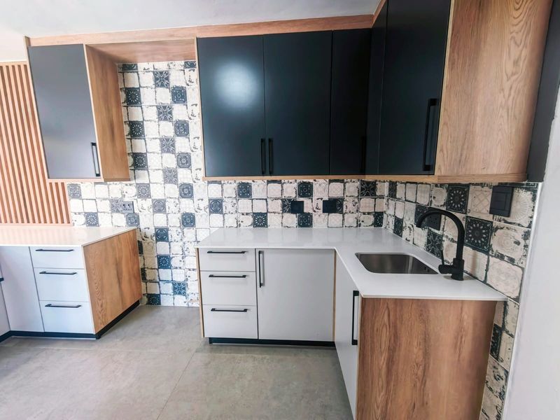 Immaculate Estate Living! - Photo 9