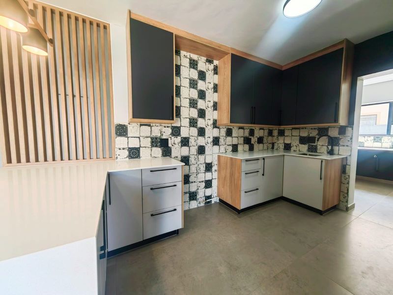 Immaculate Estate Living! - Photo 8