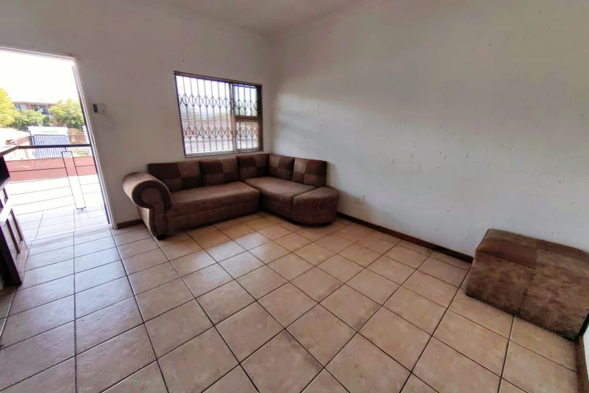 Walking Distance from the NWU! - Photo 4