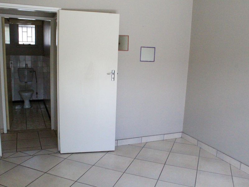 Secure apartment in Baillie Park - Photo 8