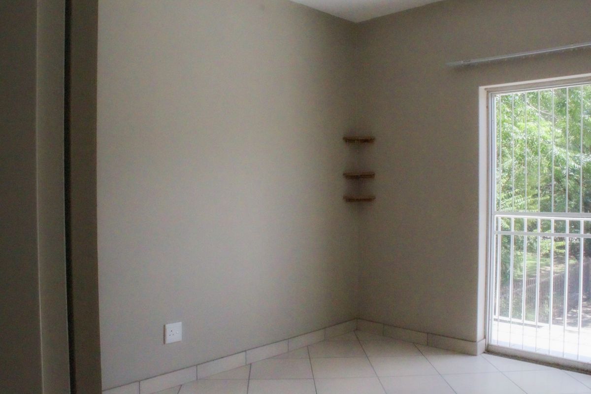 Secure apartment in Baillie Park - Photo 3