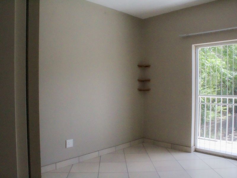 Secure apartment in Baillie Park - Photo 3