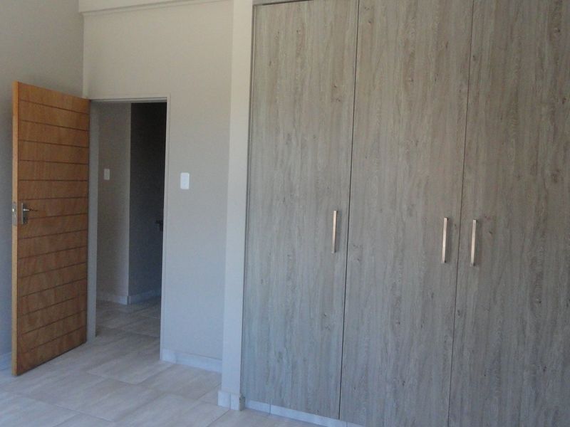 Spacious Two-Bedroom Townhouse - Potchefstroom – For Sale - Photo 7