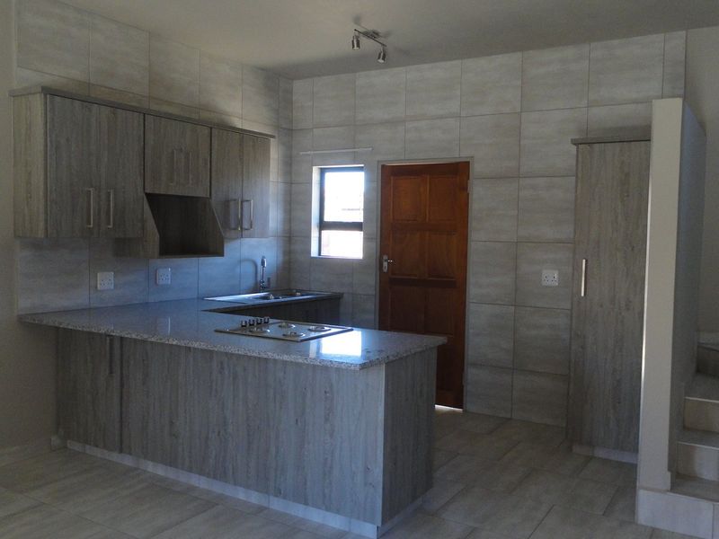 Spacious Two-Bedroom Townhouse - Potchefstroom – For Sale - Photo 4