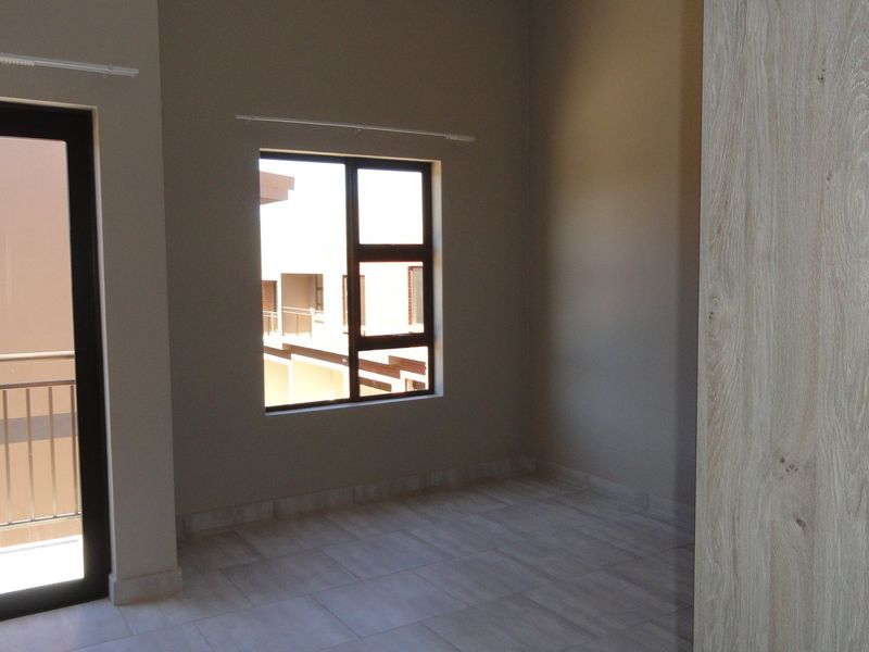 Spacious Two-Bedroom Townhouse - Potchefstroom – For Sale - Photo 10