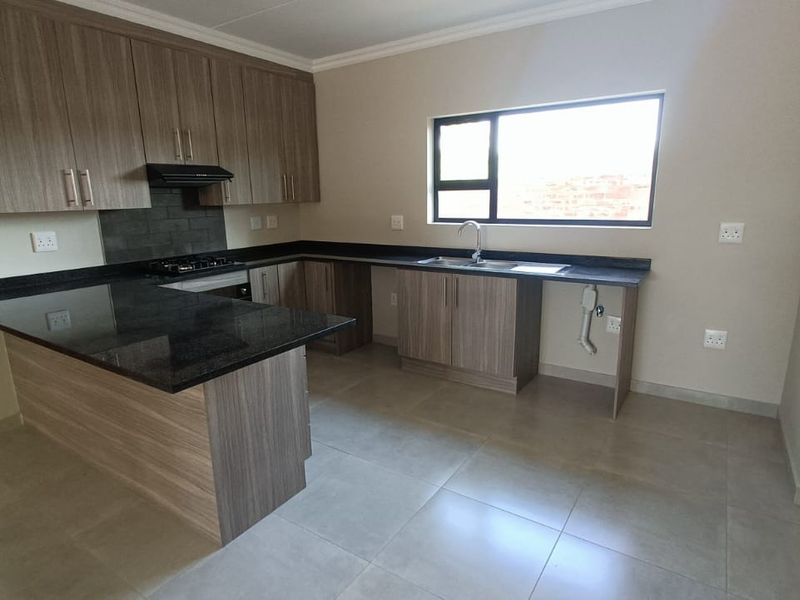Modern Three - Bedroom Townhouse - Potchefstroom – For Sale - Photo 3