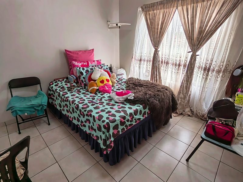 Walking Distance from the NWU! - Photo 4