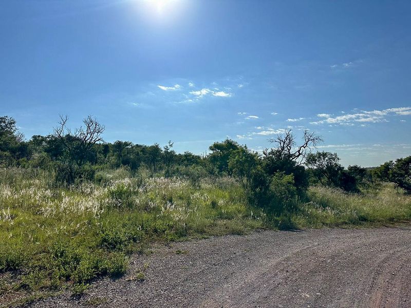 A unique opportunity for a dream home. - Photo 7