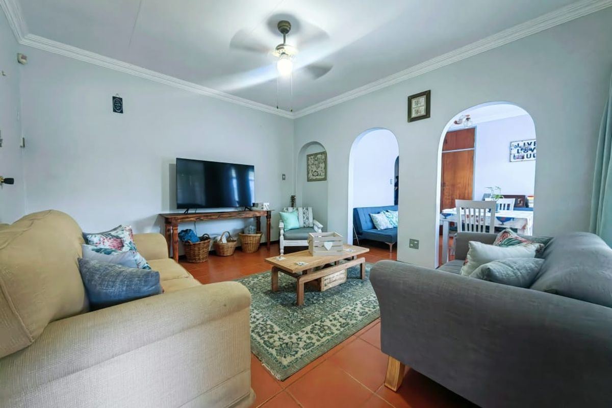 Family Home with a 1 Bedroom Flat! - Photo 3