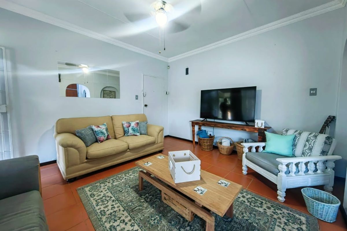 Family Home with a 1 Bedroom Flat! - Photo 4