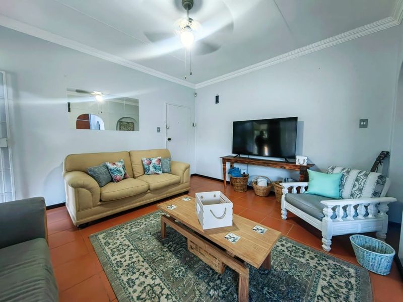 Family Home with a 1 Bedroom Flat! - Photo 4