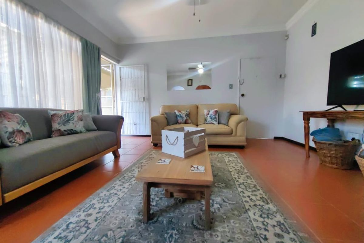 Family Home with a 1 Bedroom Flat! - Photo 5