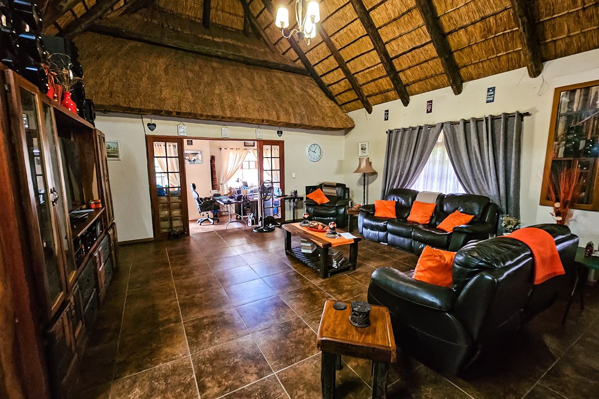 Tranquil 143 Ha game fenced farm situated on the foot of the Waterberg! - Photo 2