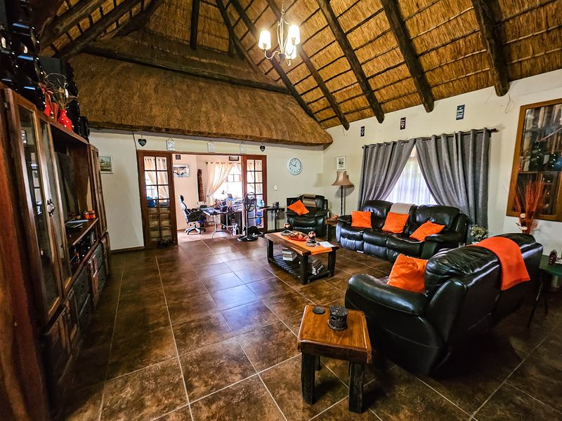 Tranquil 143 Ha game fenced farm situated on the foot of the Waterberg! - Photo 2