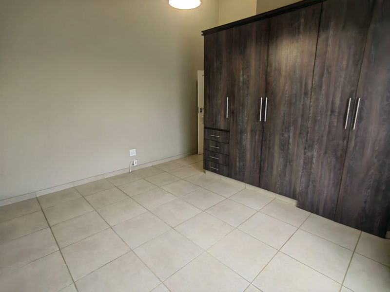 Spacious Home in a Secure Estate! - Photo 10