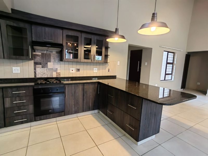 Spacious Home in a Secure Estate! - Photo 4