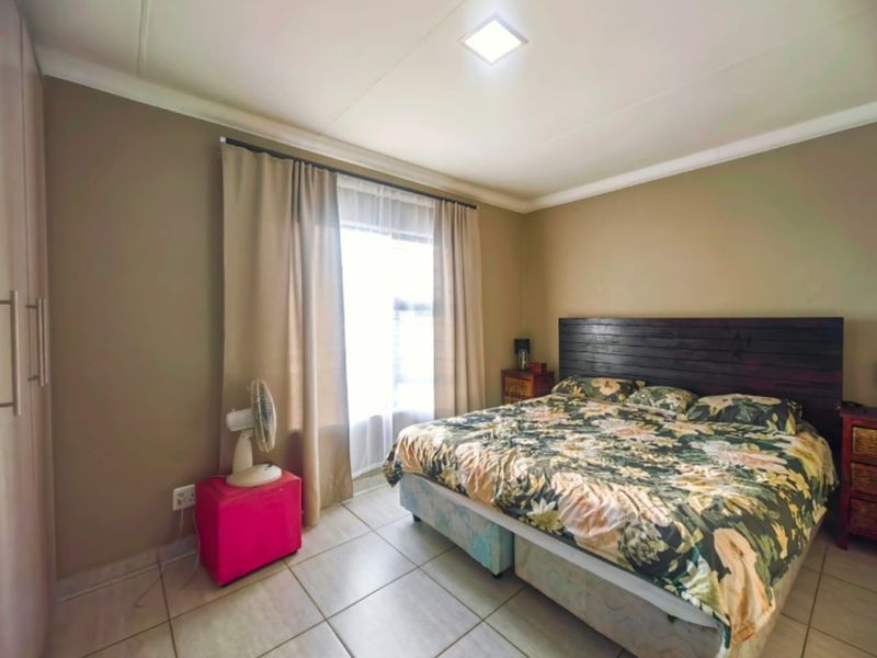 Newly Built Townhouse in Grimbeeck Park! - Photo 7