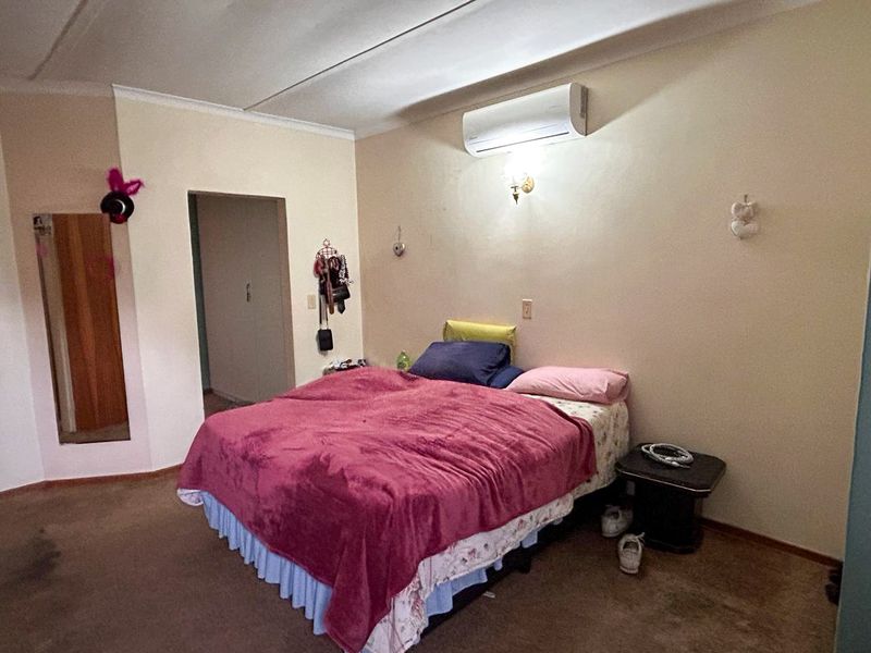 Townhouse centrally located - Photo 7