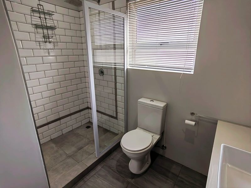 Townhouse in a Secure Estate! - Photo 10