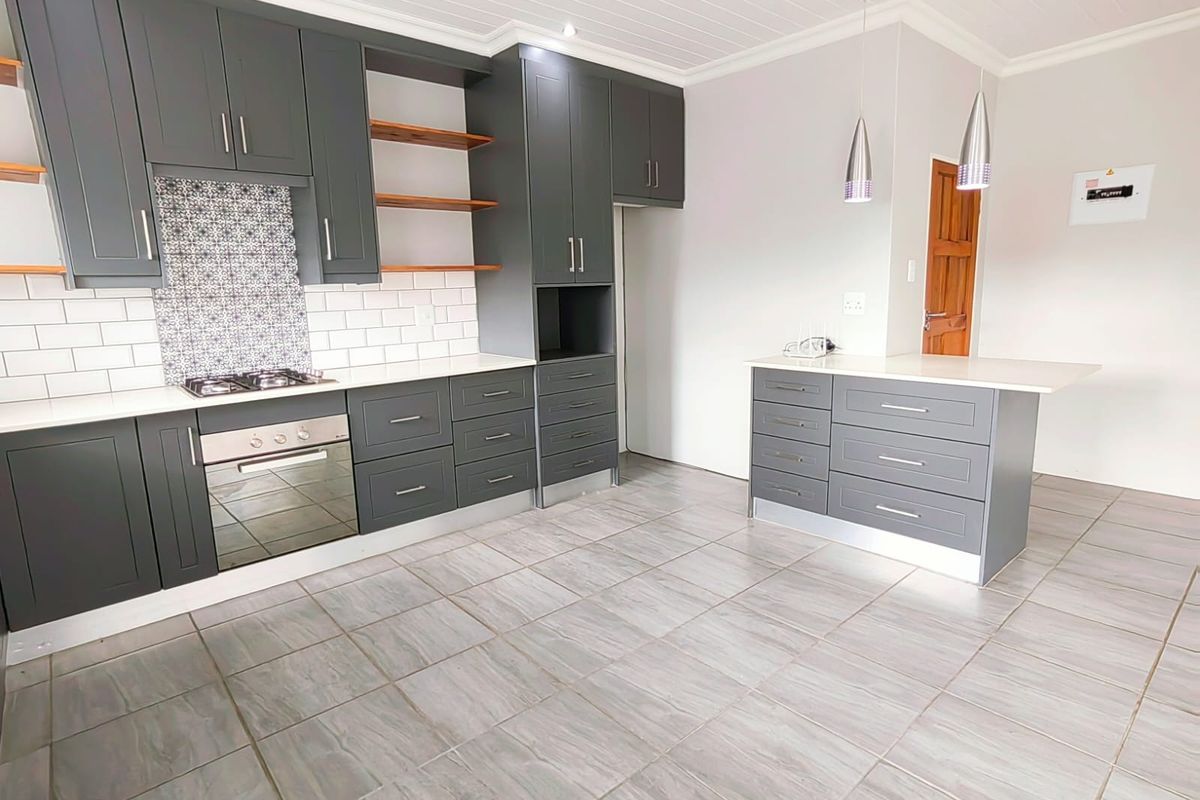 Townhouse in a Secure Estate! - Photo 4