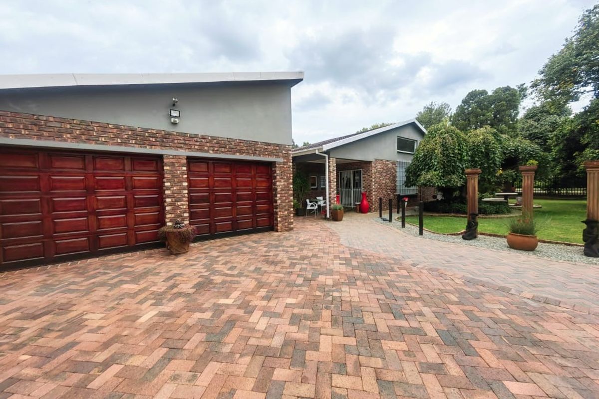 Family Home with a 2 Bedroom Flat in Miederpark! - Photo 2