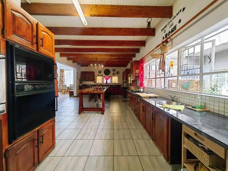 Family Home with a 2 Bedroom Flat in Miederpark! - Photo 10