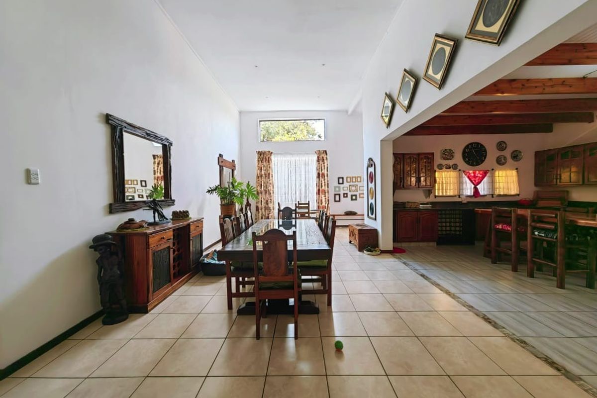 Family Home with a 2 Bedroom Flat in Miederpark! - Photo 5