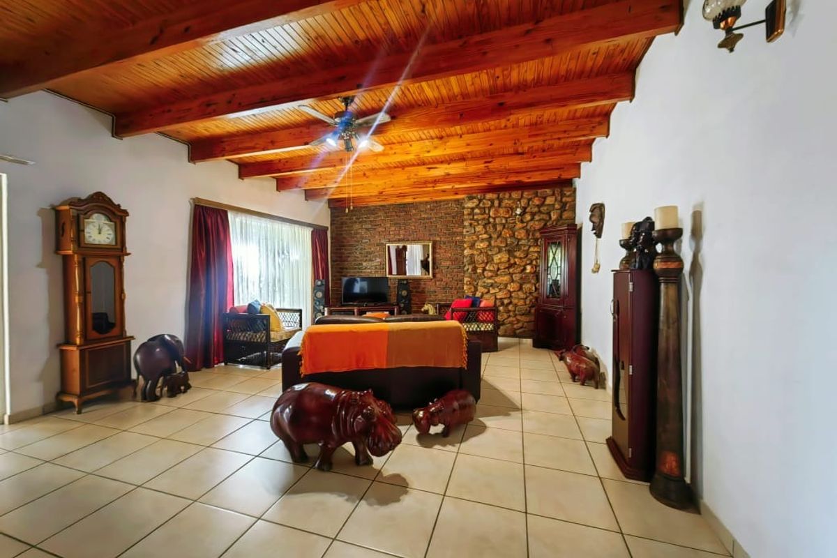 Family Home with a 2 Bedroom Flat in Miederpark! - Photo 3