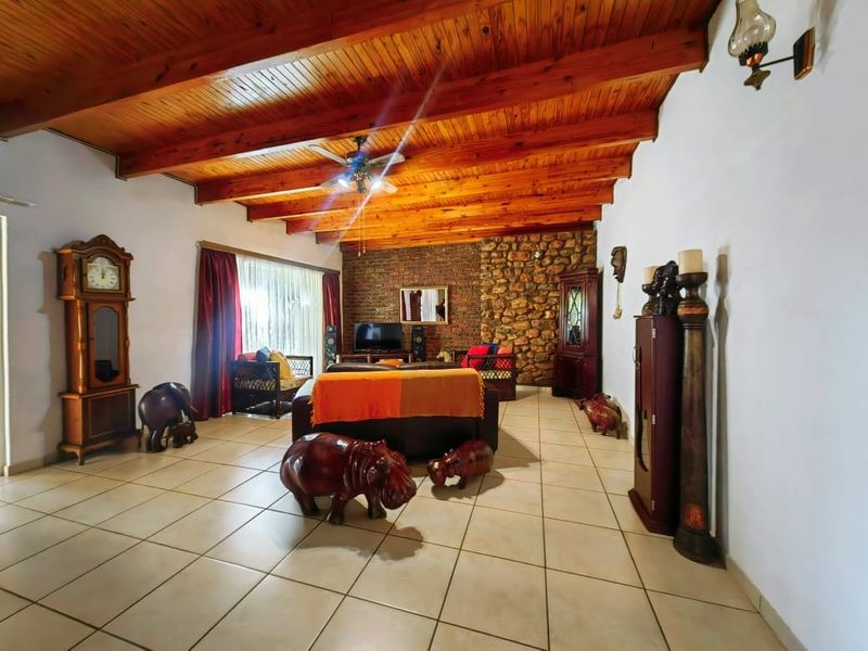 Family Home with a 2 Bedroom Flat in Miederpark! - Photo 3