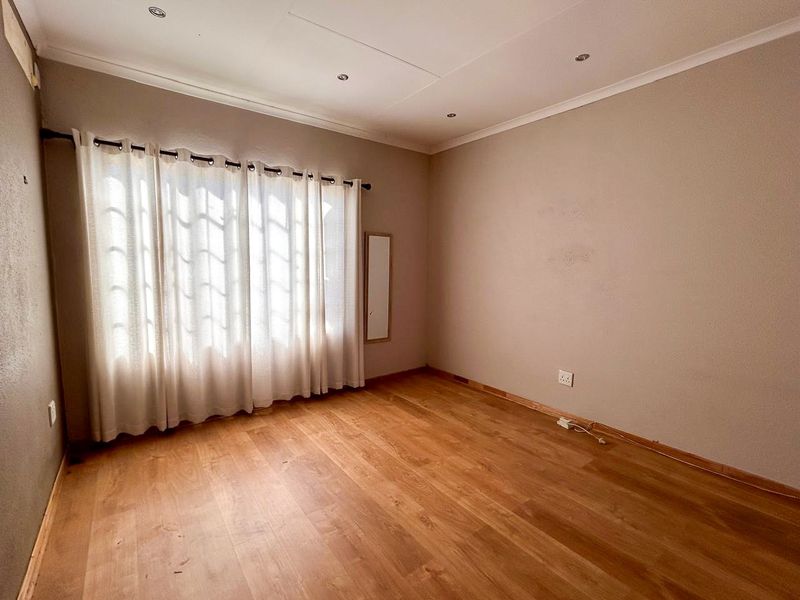 Villa Louanne epitomizes modern living - Photo 9